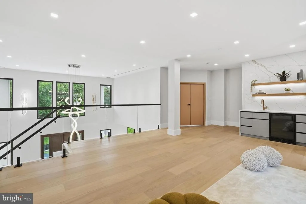 Photo of 1124 SAVILE LANE