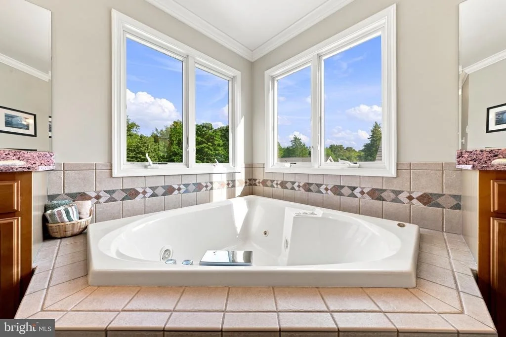 Photo of 646 ALBERTSON ROAD