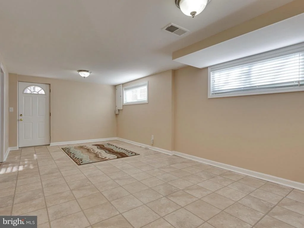 Photo of 8702 VICTORIA ROAD