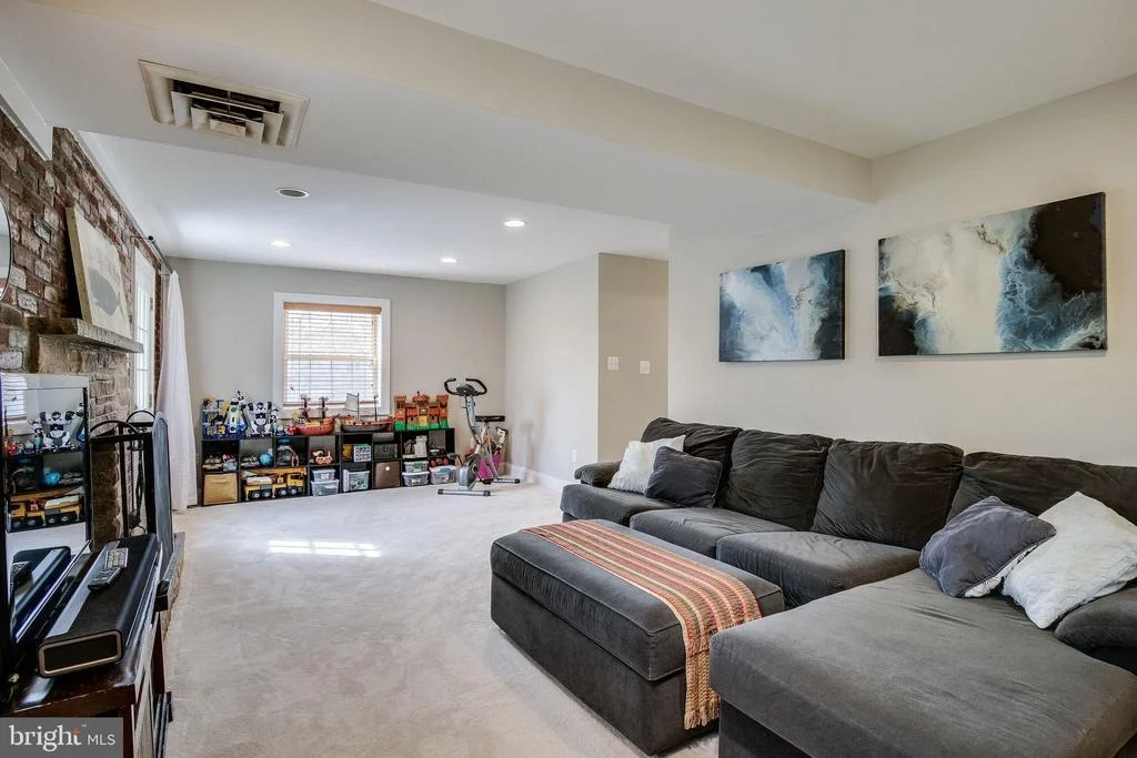 Photo of 919 JUNIPER PLACE