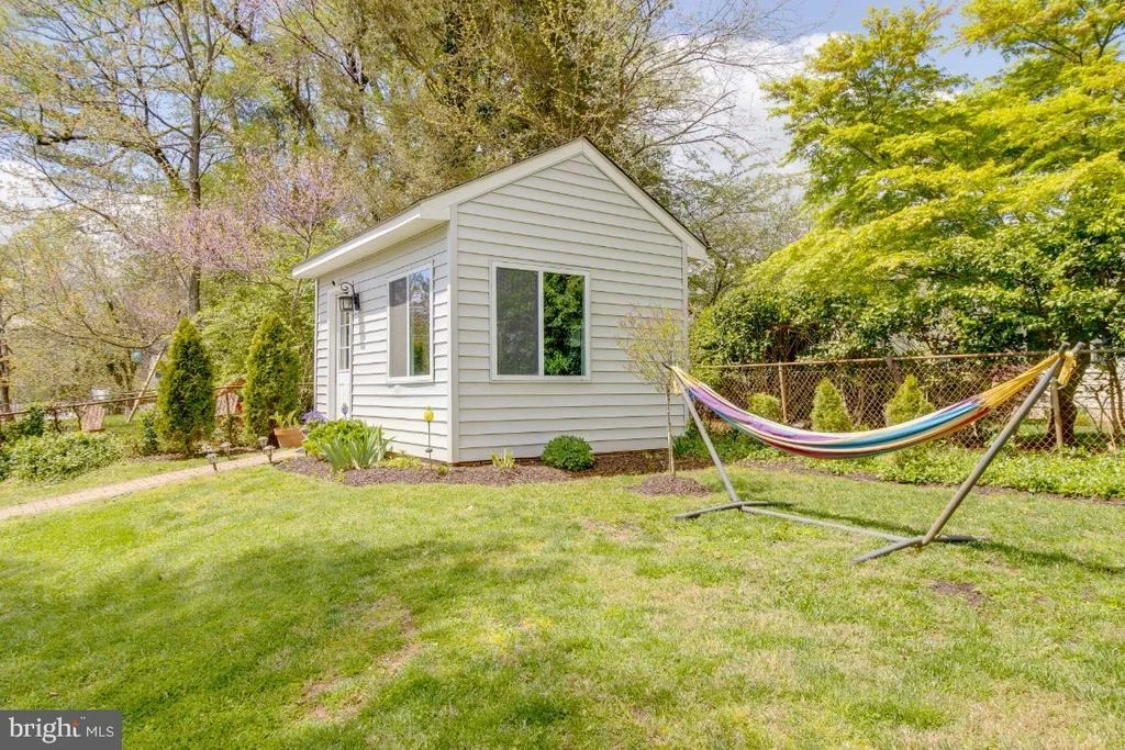 Photo of 903 ROBIN ROAD