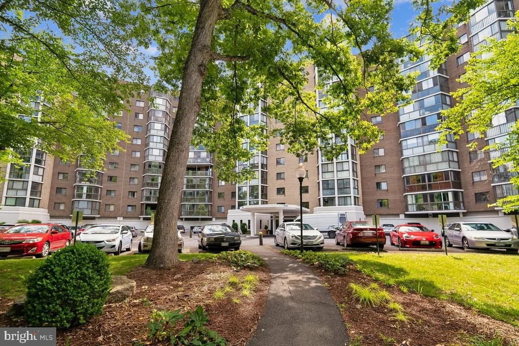 Photo of Unit 2303 at 15107 INTERLACHEN DRIVE