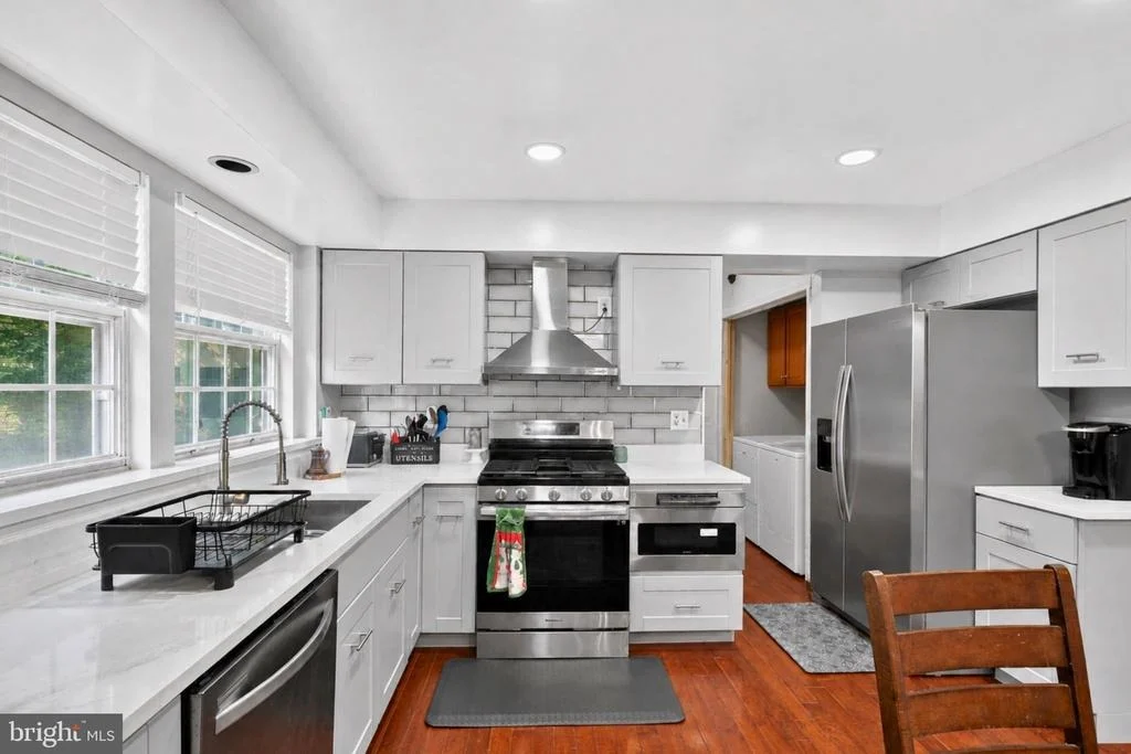 Photo of 19319 PLUMMER DRIVE