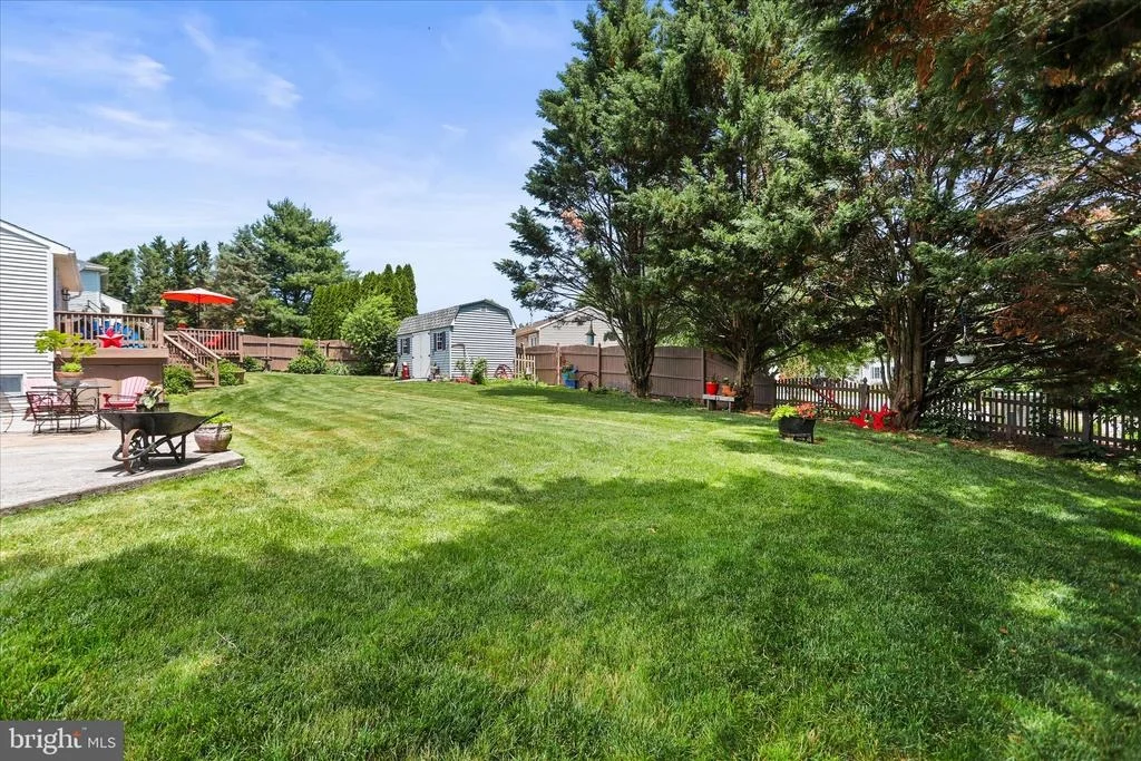 Photo of 17 ECKER AVENUE