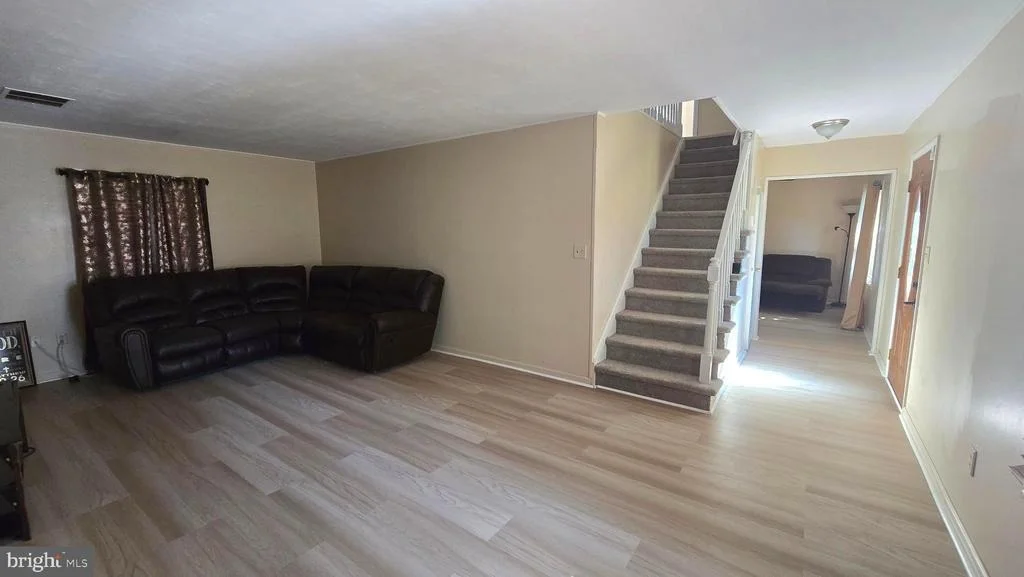 Photo of 185 SOMERSET DRIVE