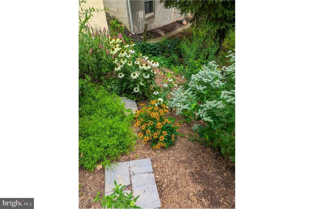 Photo of 28 E E STREET