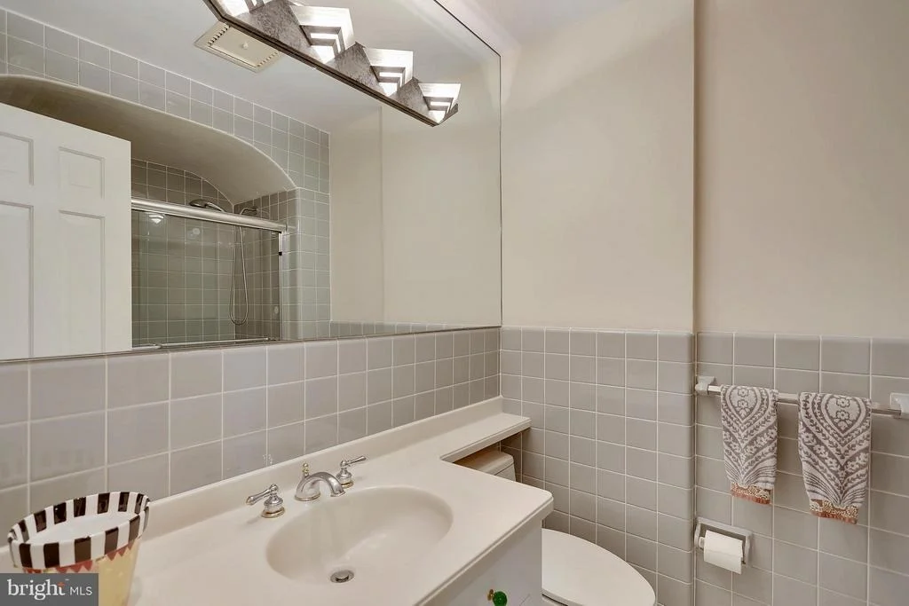 Photo of 2124 EDGEWATER PARKWAY