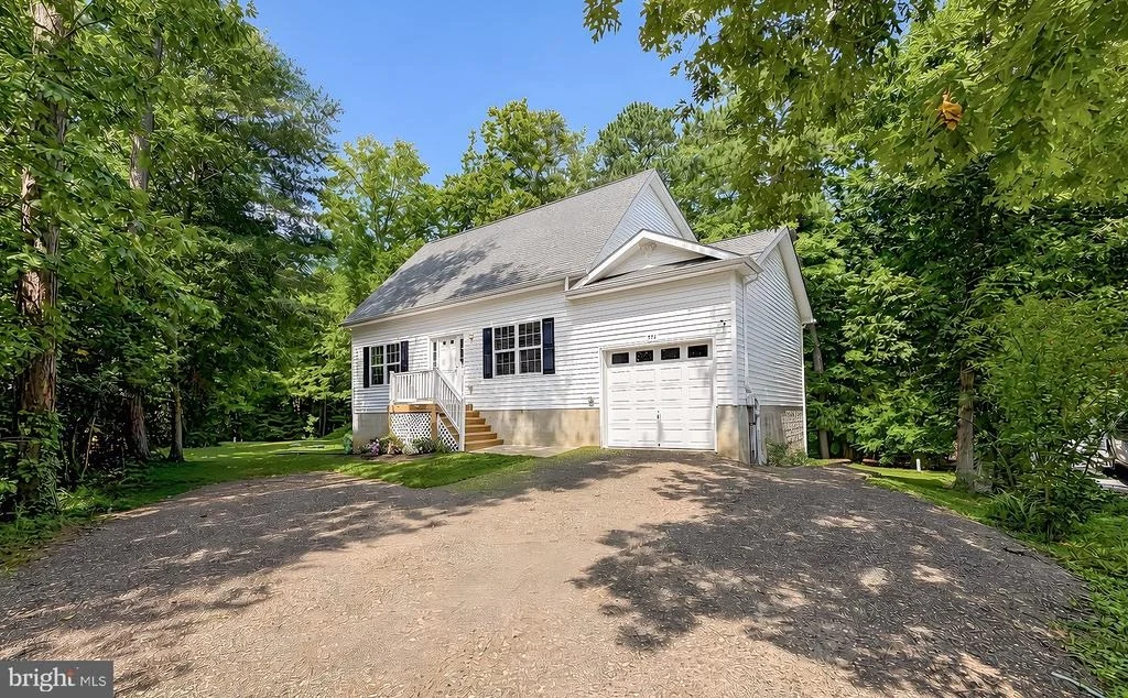 Photo of 976 JOHNSWOODS ROAD