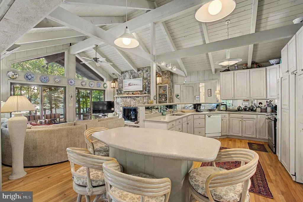Photo of 1677 SHORELINE DRIVE