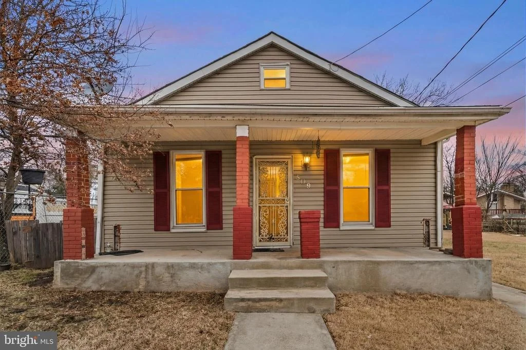 Photo of 809 EASTERN AVENUE