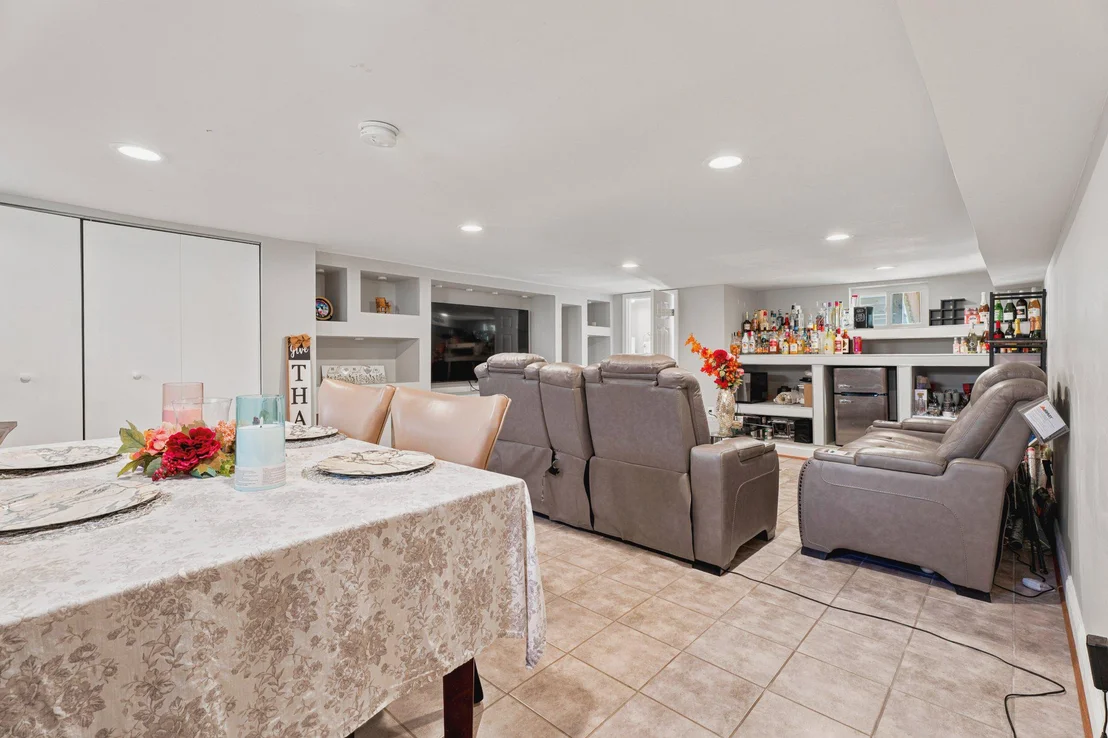 Photo of 4501 FOREST VIEW AVENUE