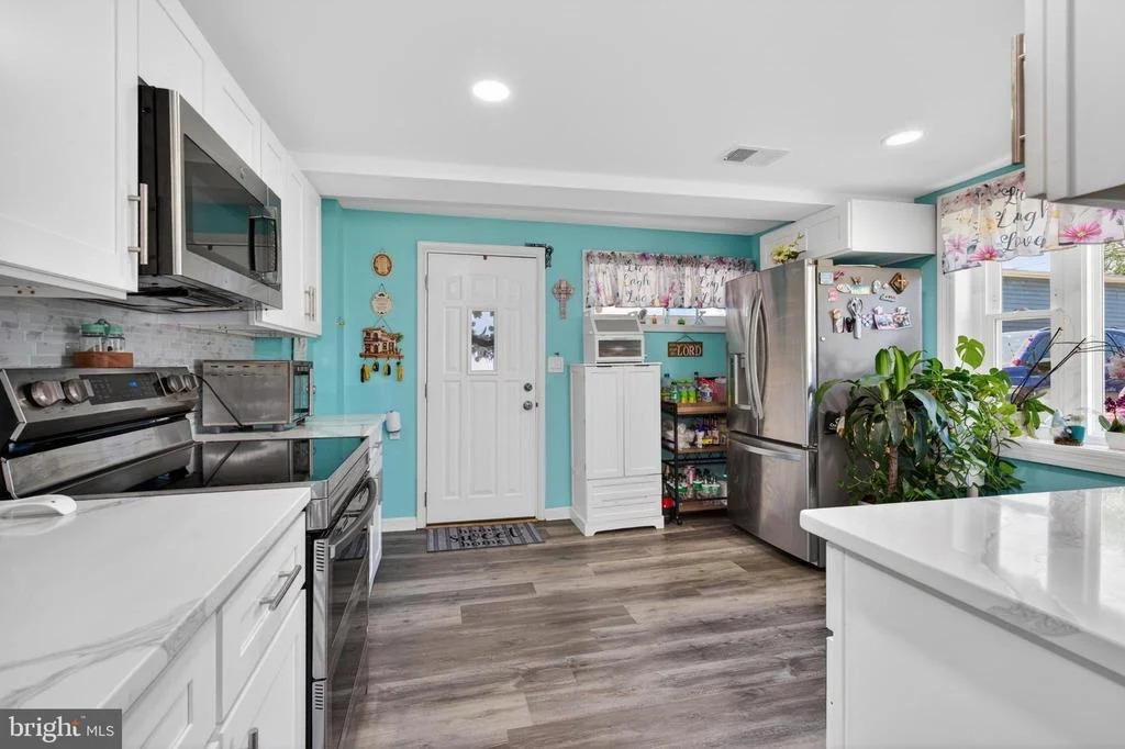 Photo of 6704 RIVER DRIVE ROAD