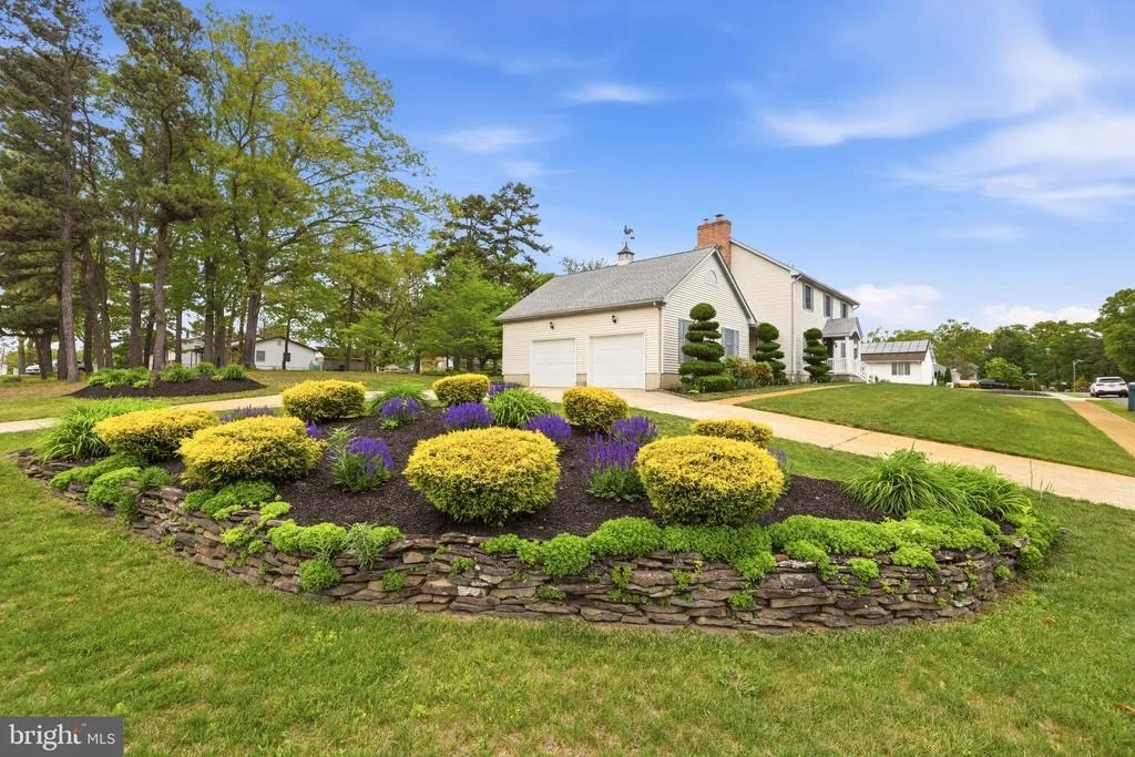 Photo of 1 MOSS VIEW LANE