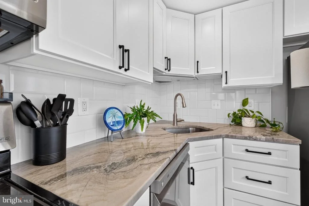 Photo of 2125 MAPLE ROAD