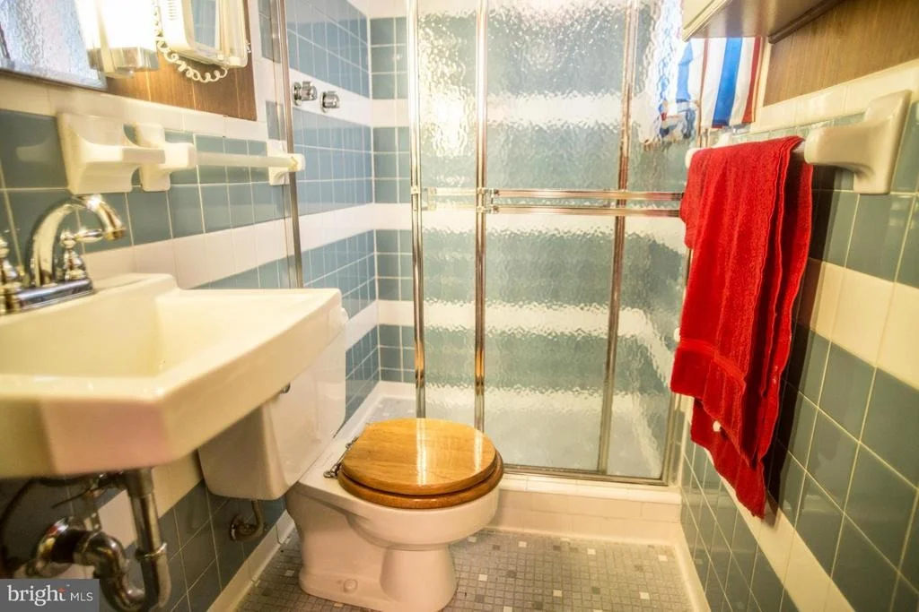 Photo of 6202 JOYCE DRIVE