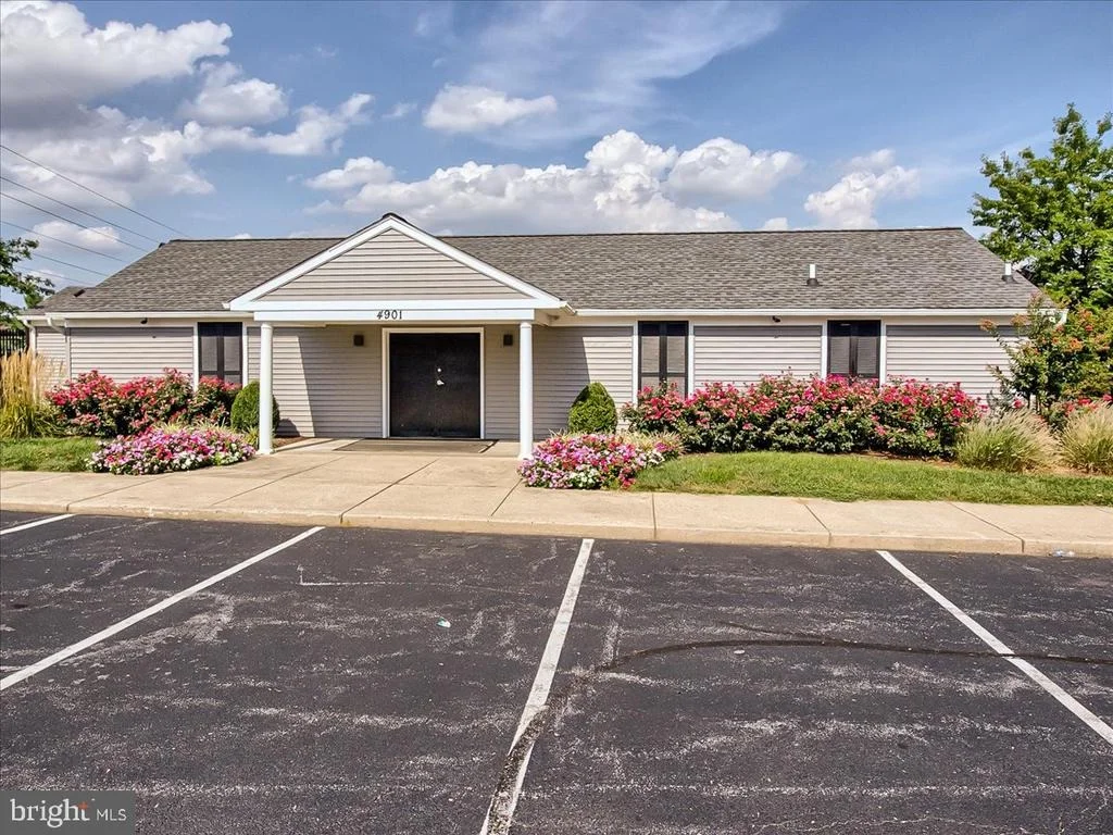 Photo of Unit 33B at 593 CAWLEY DRIVE