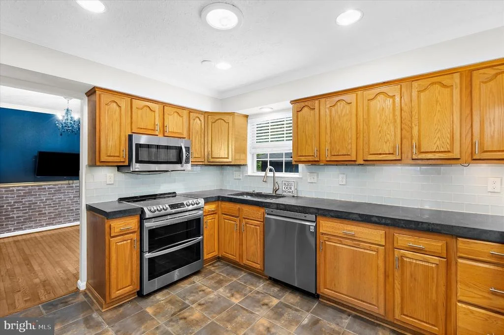 Photo of 1718 SEVERN ROAD