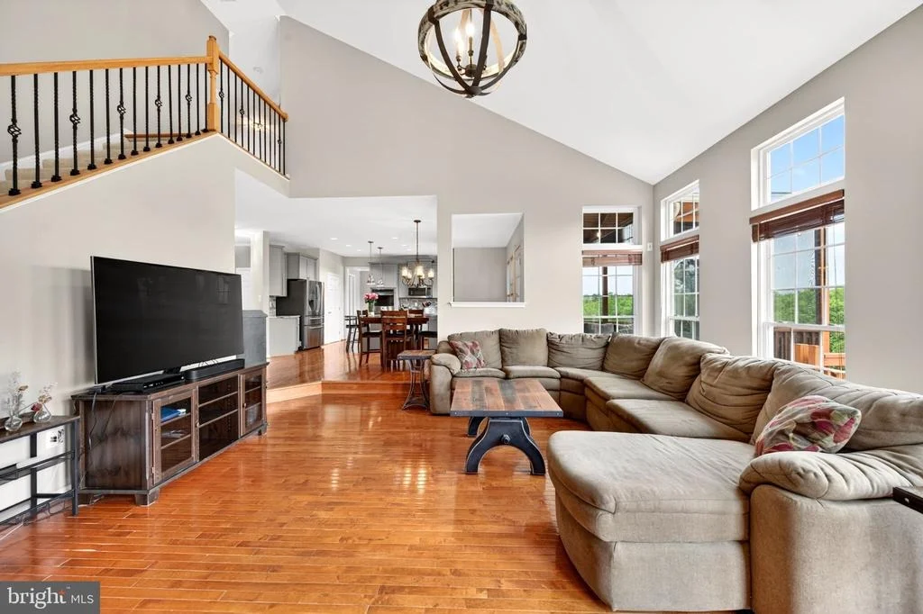 Photo of 8 N POINTE TERRACE