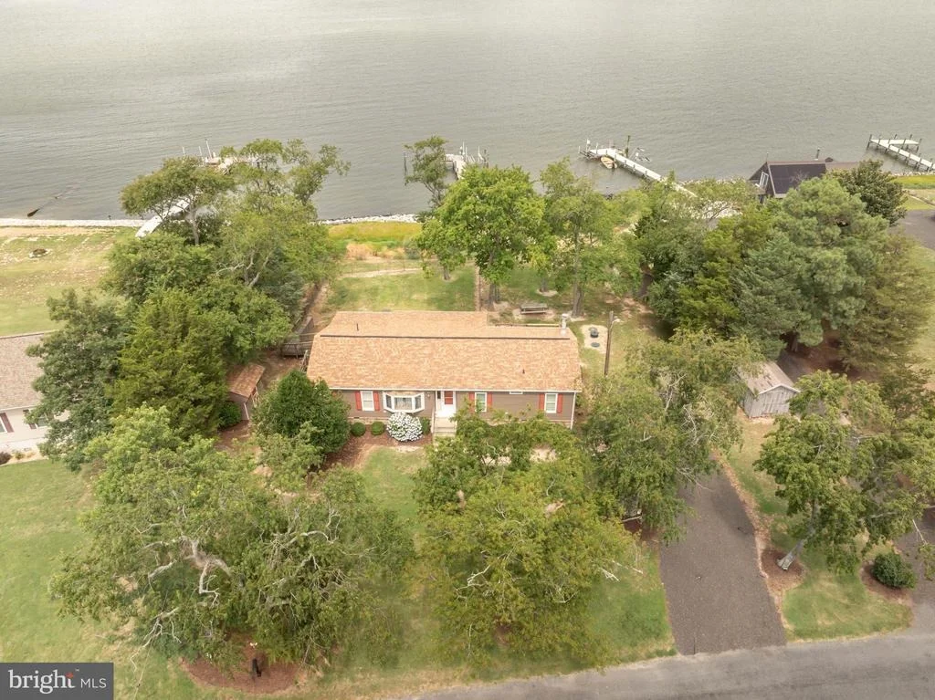 Photo of 7940 RIVERVIEW ROAD