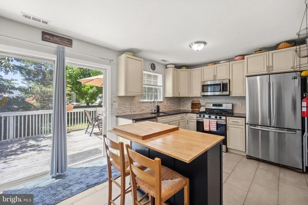 Photo of 64 OAKTON DRIVE