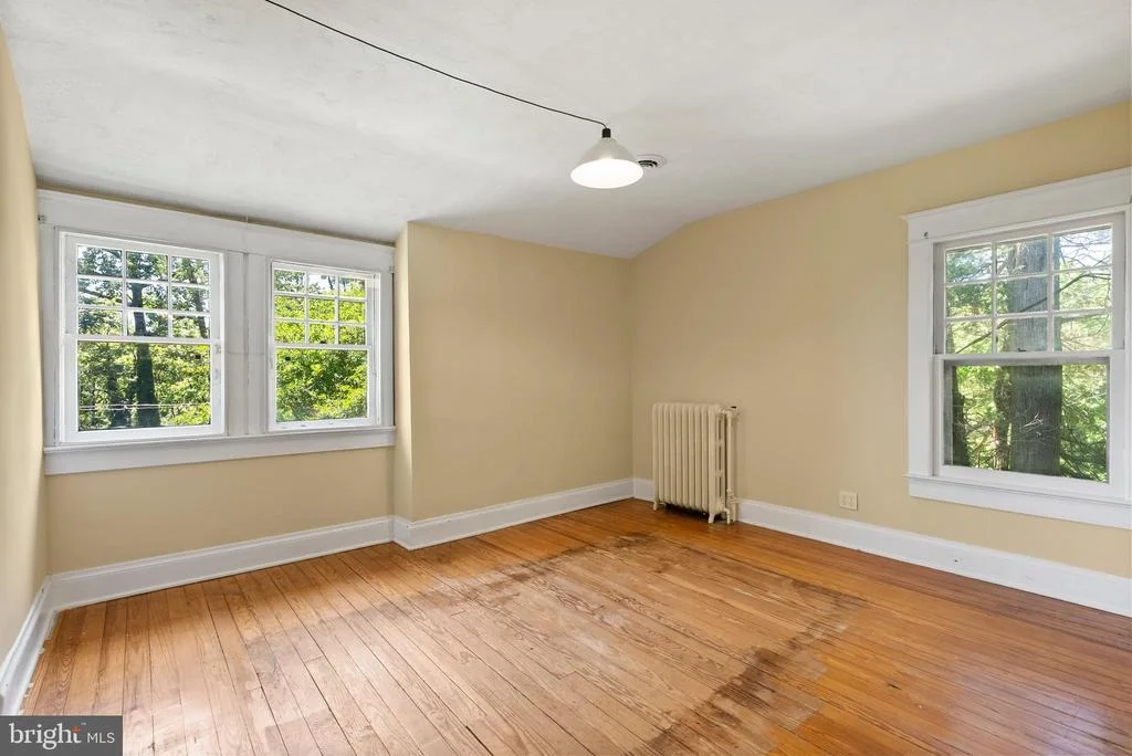 Photo of 4000 WHITE AVENUE