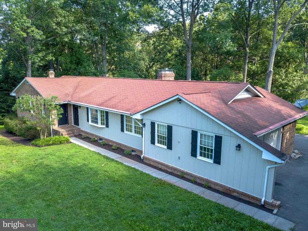 Photo of 2521 JONES ROAD