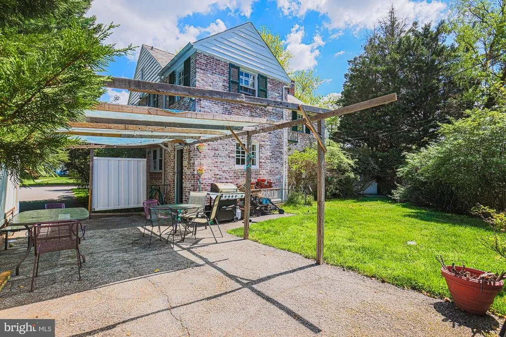 Photo of 3310 LABYRINTH ROAD