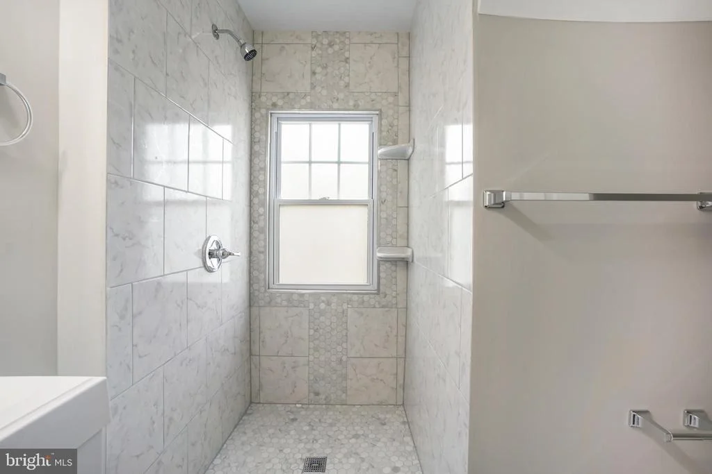 Photo of 514 SILVER SPRING AVENUE