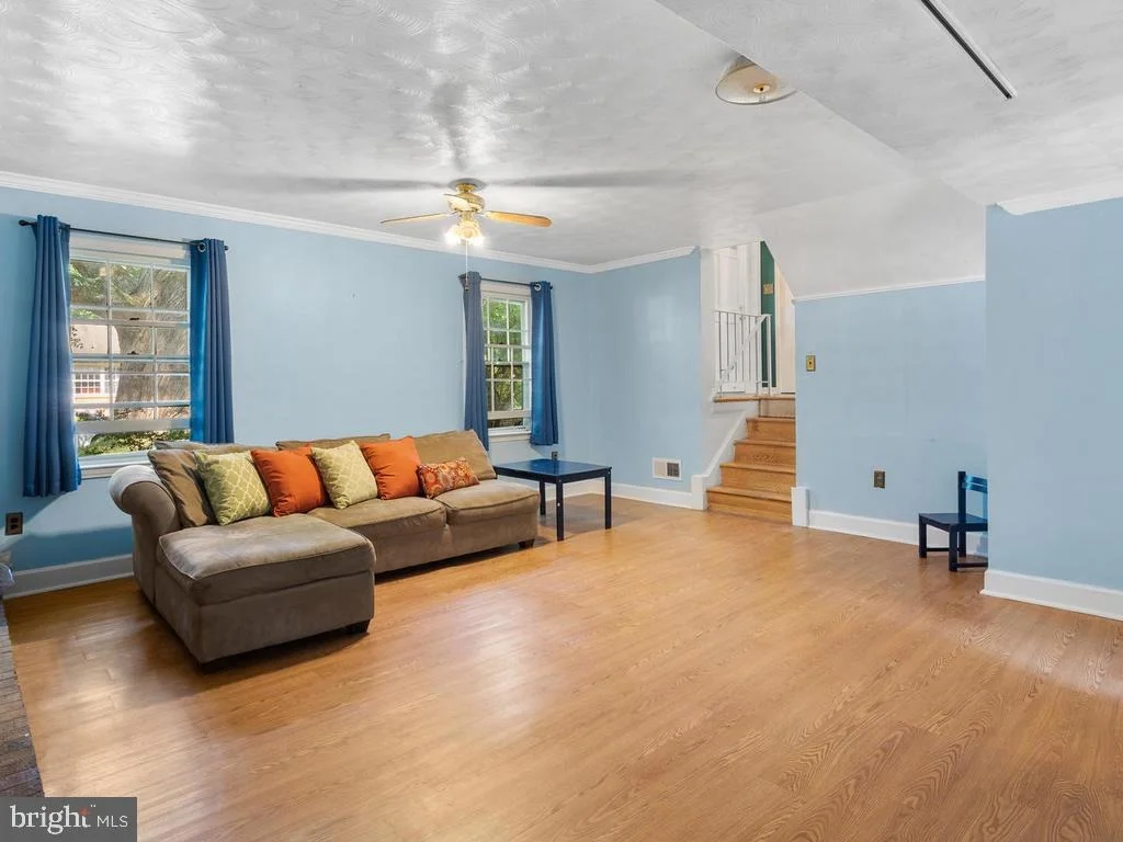 Photo of 19509 DUBARRY DRIVE