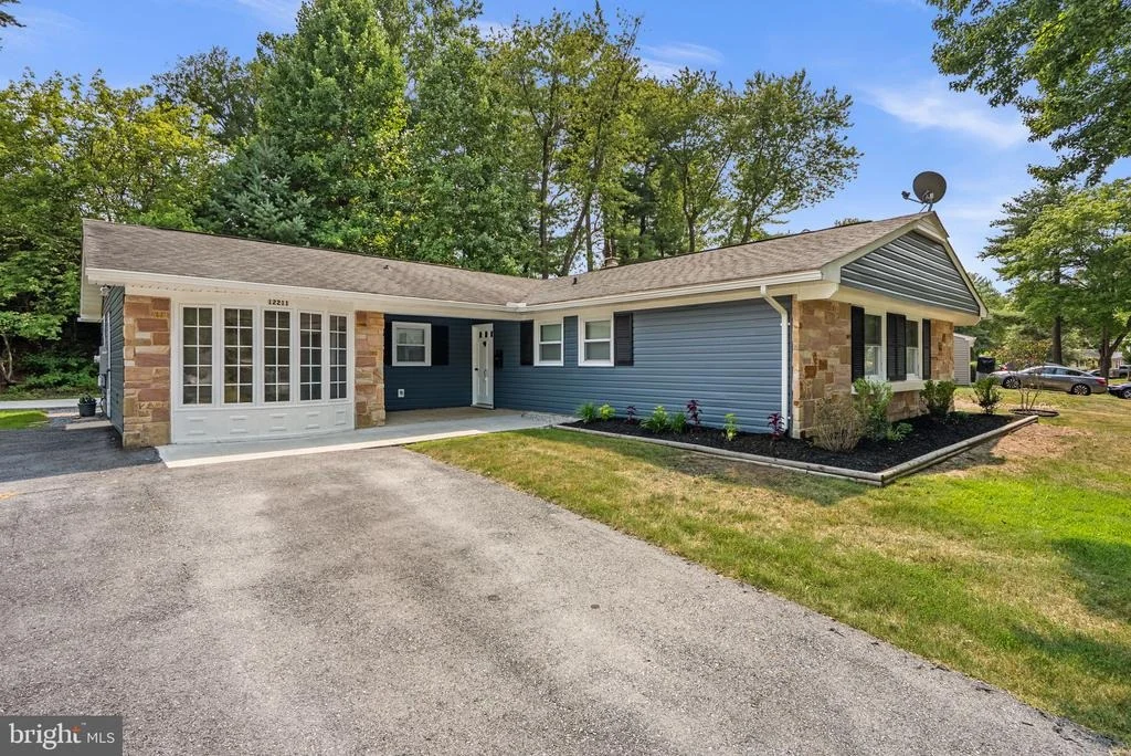Photo of 12211 MALIN LANE