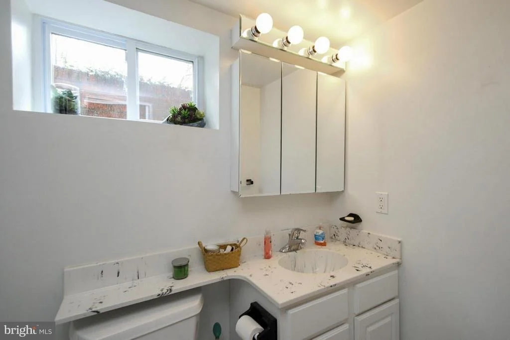Photo of 417 KERWIN ROAD
