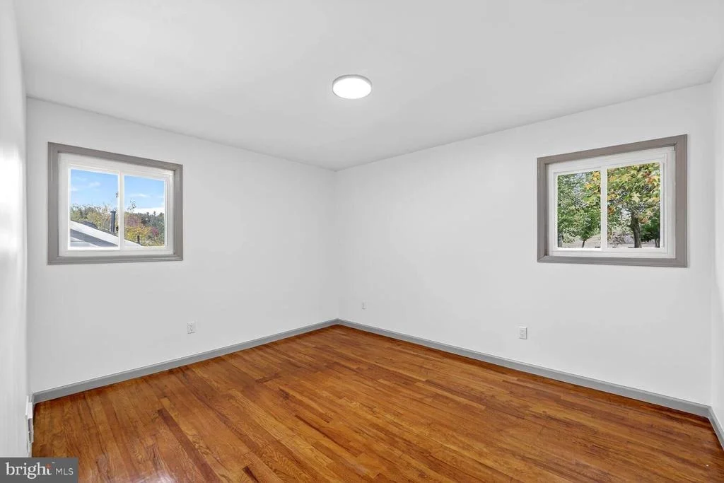 Photo of 5604 DUNDALK DRIVE