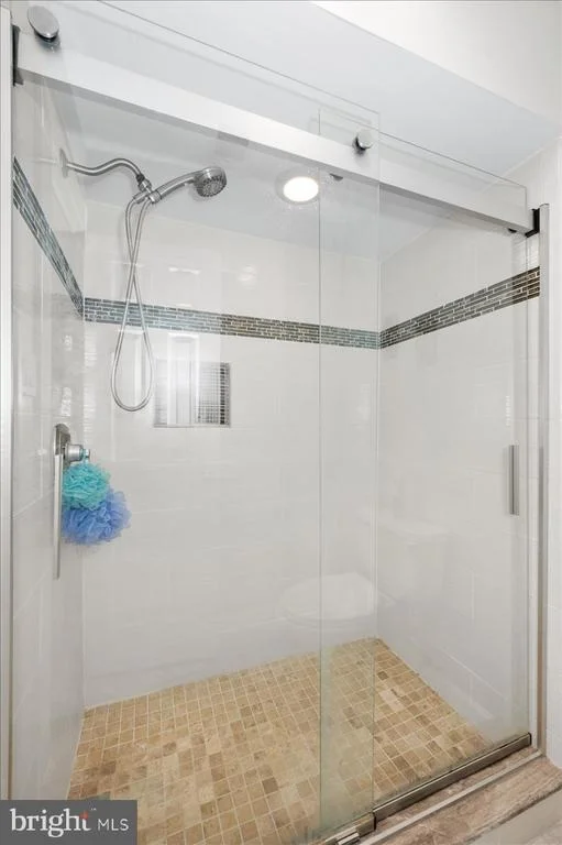 Photo of 10101 LLOYD ROAD