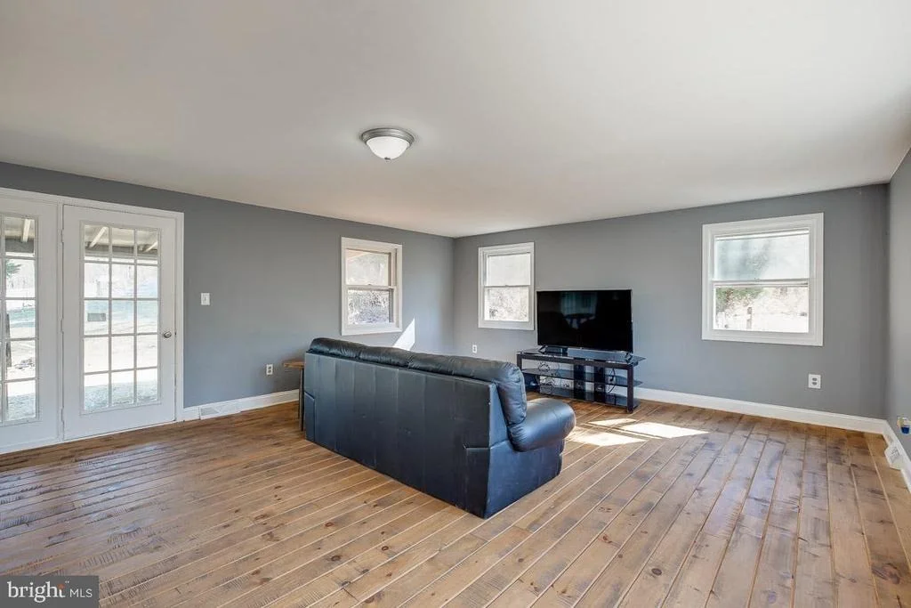Photo of 5431 HINES ROAD