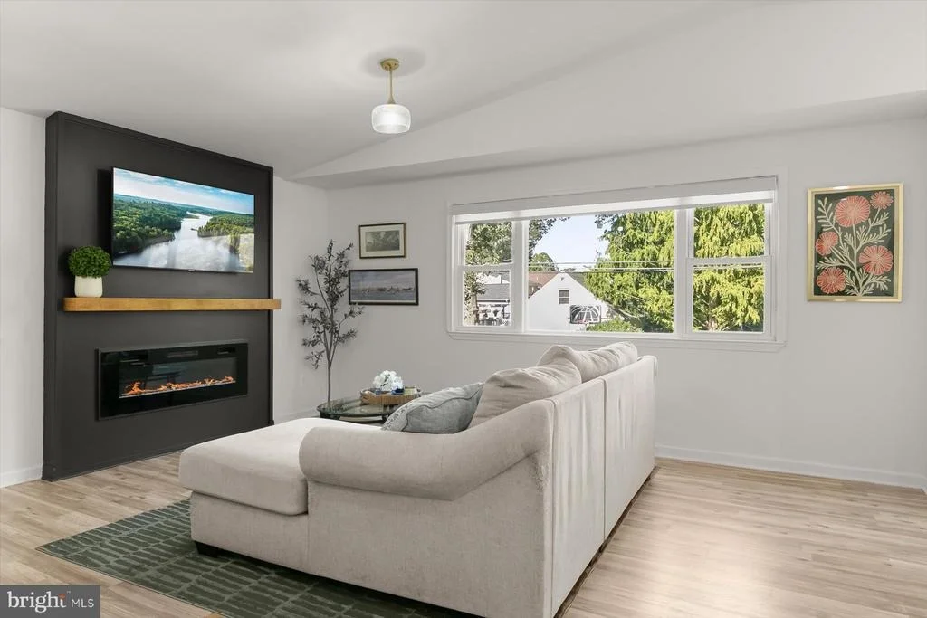 Photo of 579 WEST DRIVE