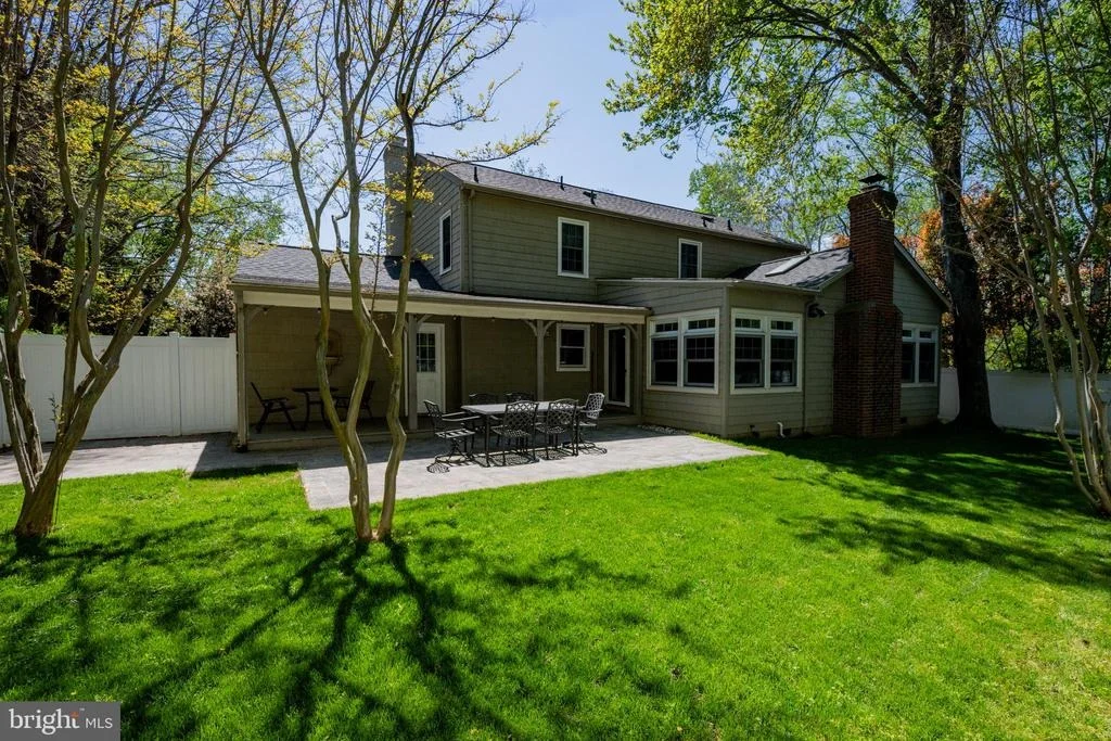 Photo of 6 STARLIGHT COURT