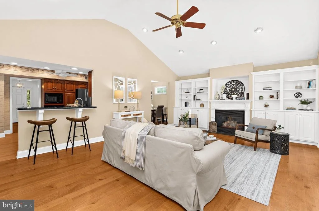 Photo of 668 WHITE SWAN DRIVE