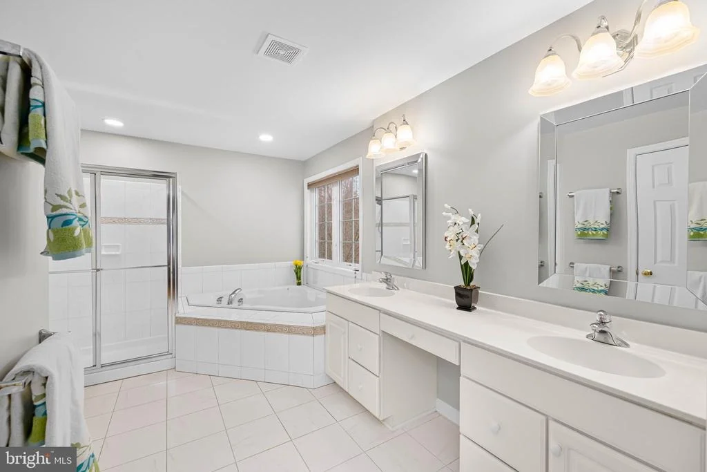 Photo of 8068 PAPER BIRCH DRIVE
