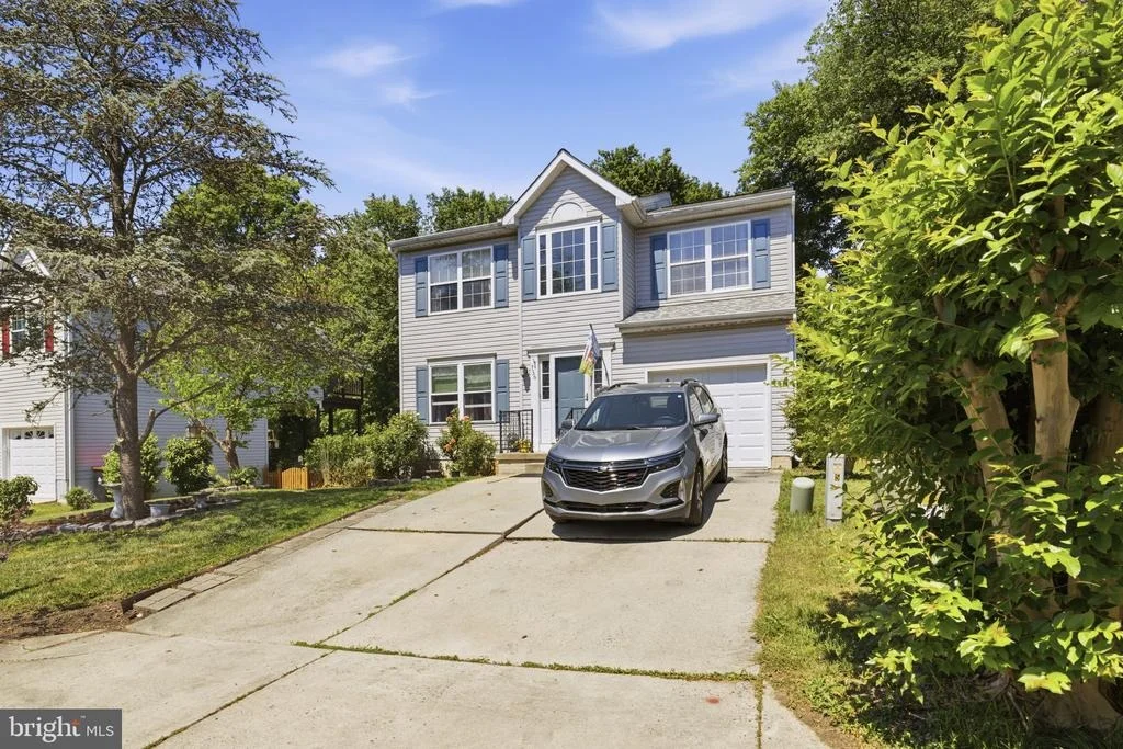 Photo of 736 LUCKY AVENUE