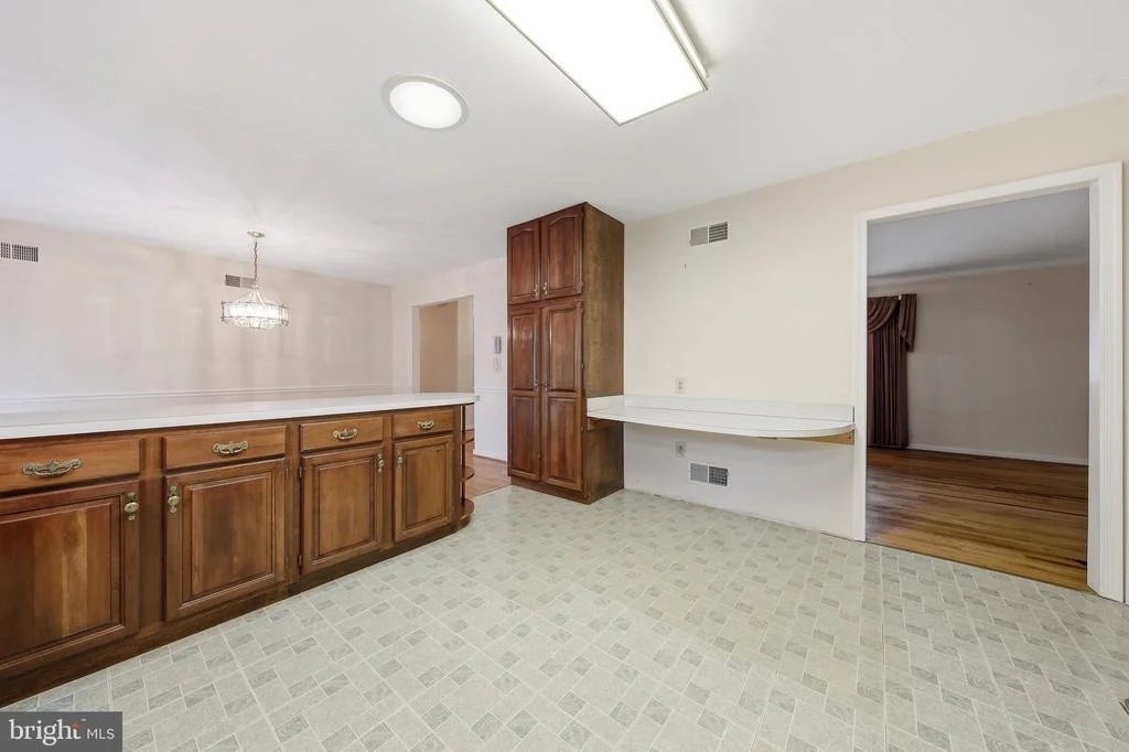 Photo of 5194 DEBRA ROAD