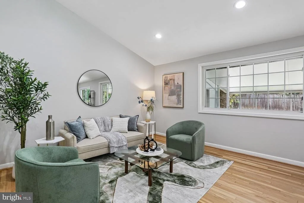 Photo of 811 KENBROOK DRIVE