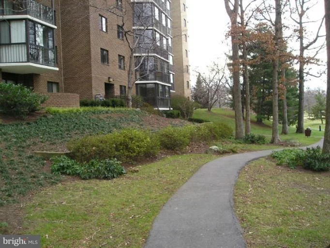 Photo of Unit 1114 at 15101 INTERLACHEN DRIVE