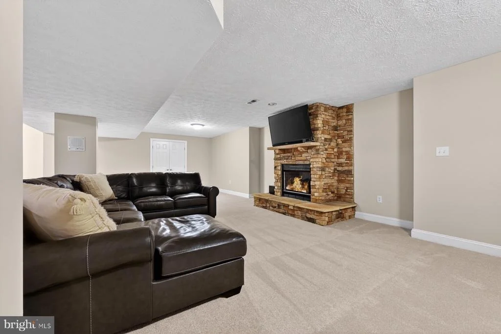 Photo of 9 SEWALL COURT