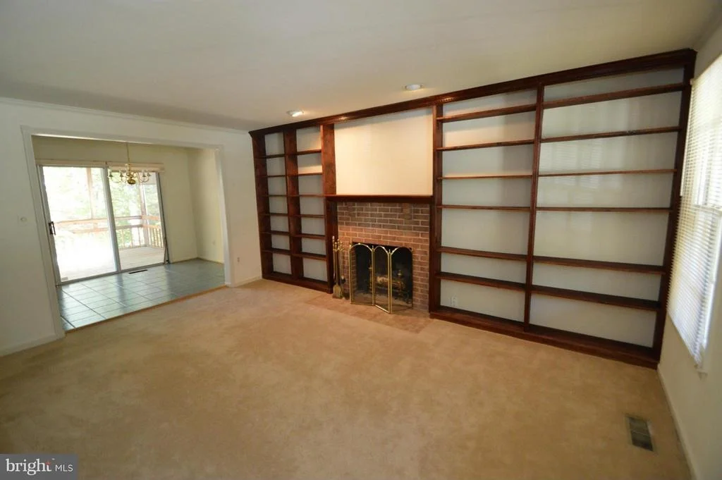 Photo of 8014 DIVING CLIFF LANE