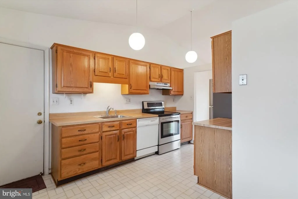 Photo of 19005 HIGH POINT DRIVE