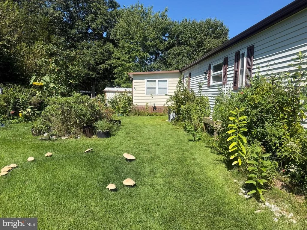 Photo of 273 MAYFLOWER DR