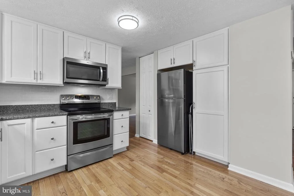 Photo of 8064 RED JACKET WAY