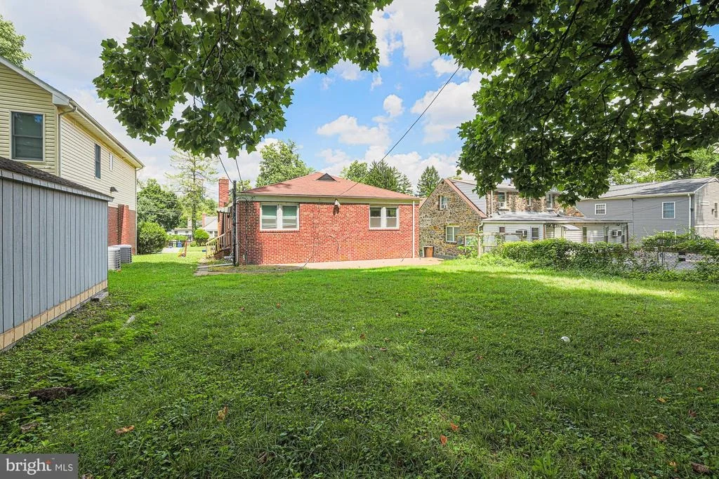 Photo of 6206 WINNER AVENUE