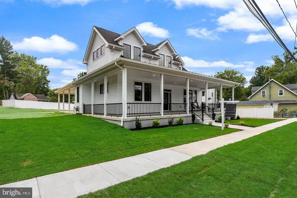 Photo of 6 CHAPEL AVENUE