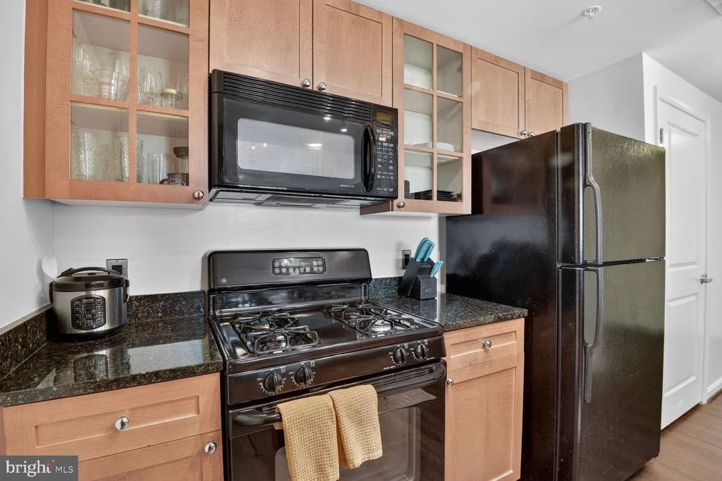 Photo of Unit 907 at 930 WAYNE AVENUE